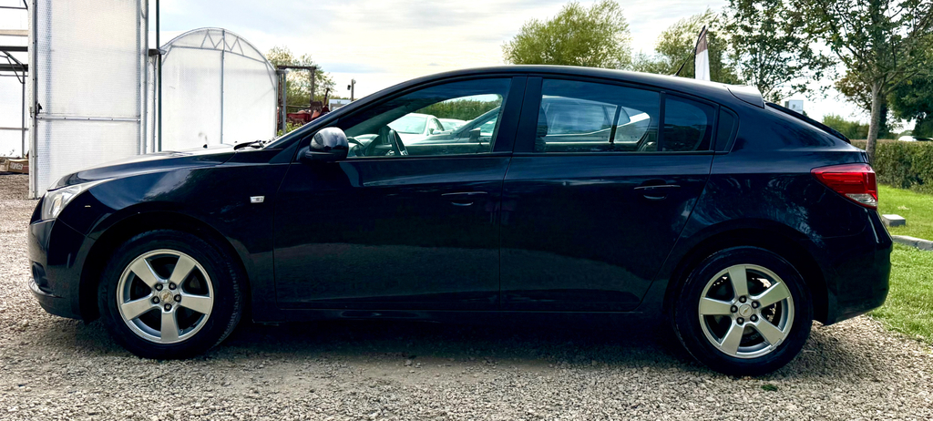Chevrolet Cruze Hatchback 1.6 Grey #20