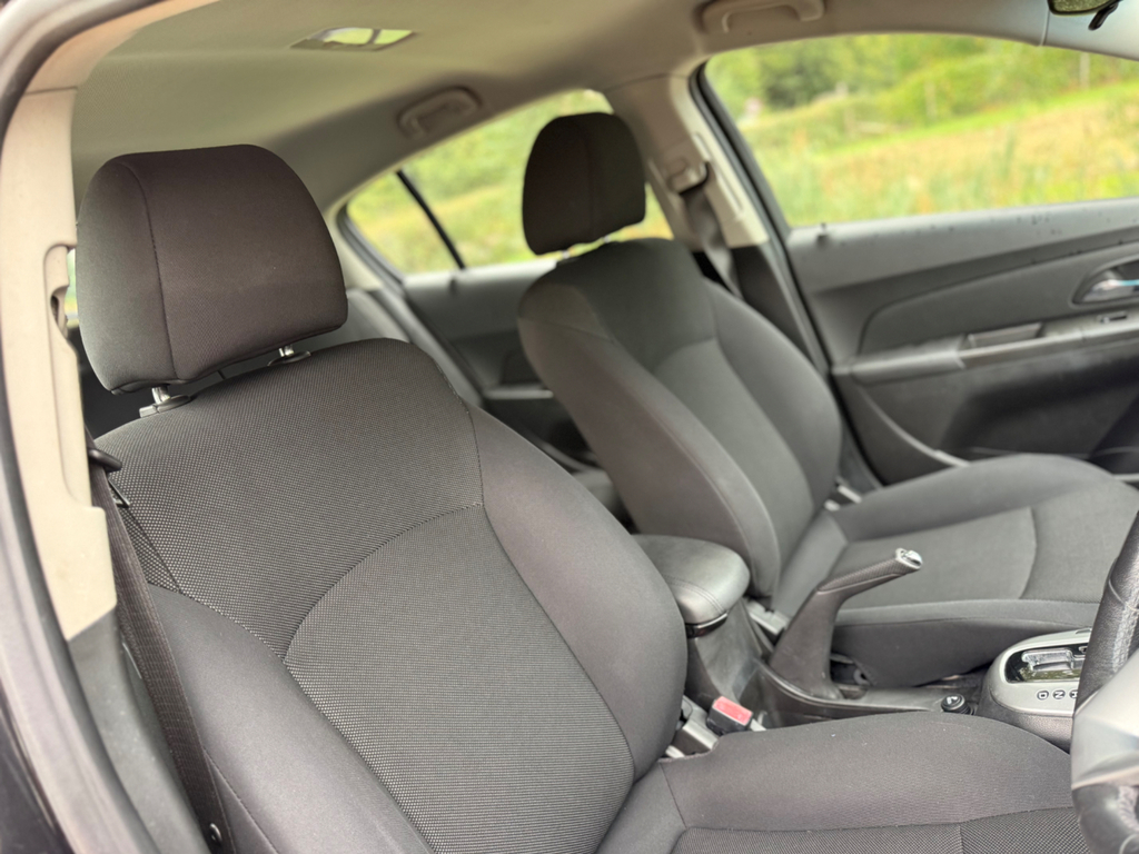 Chevrolet Cruze Hatchback 1.6 Grey #24