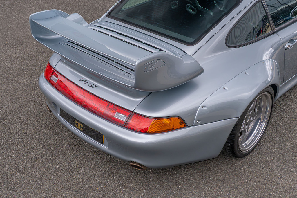 Porsche 911 993 Turbo Red #18
