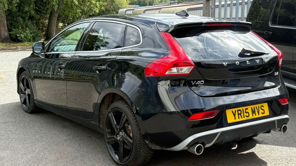 Volvo V40 D4 190 R Design Lux Nav  #2