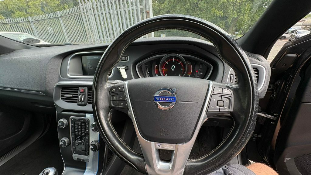 Volvo V40 D4 190 R Design Lux Nav  #4