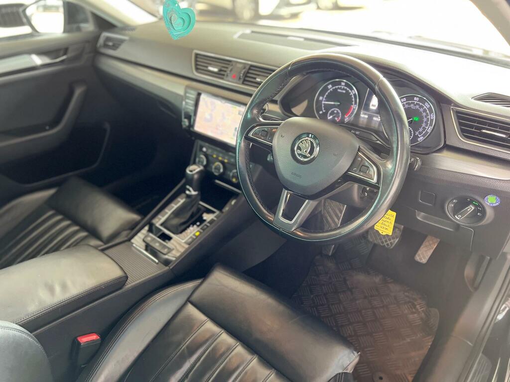 Skoda Superb 2.0 Tdi Se L Executive Dsg 6Spd Euro 6 Ss Black #4