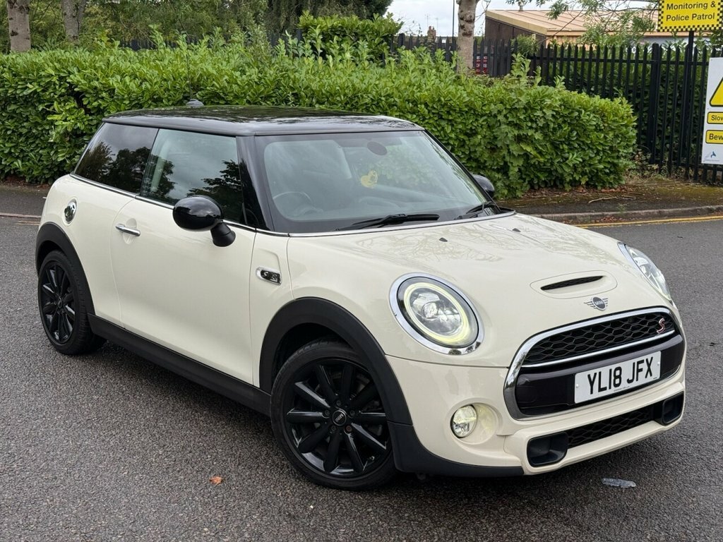 Mini Hatch 2L Cooper S White