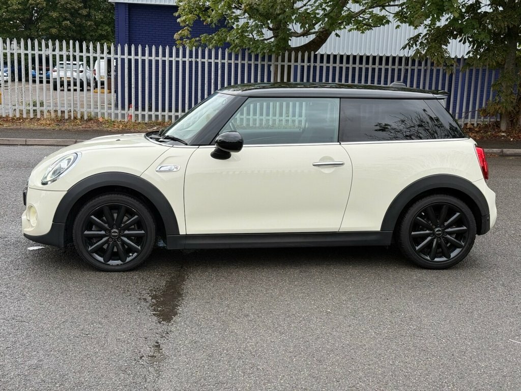 Mini Hatch 2L Cooper S YL18JFX White #4