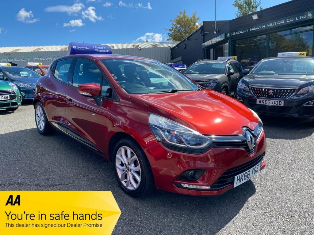 Renault Clio 1.2L Dynamique Nav Red
