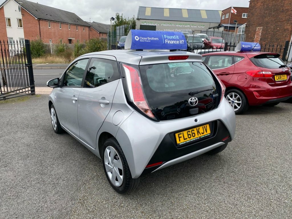 Toyota Aygo 1L X-play Silver #4