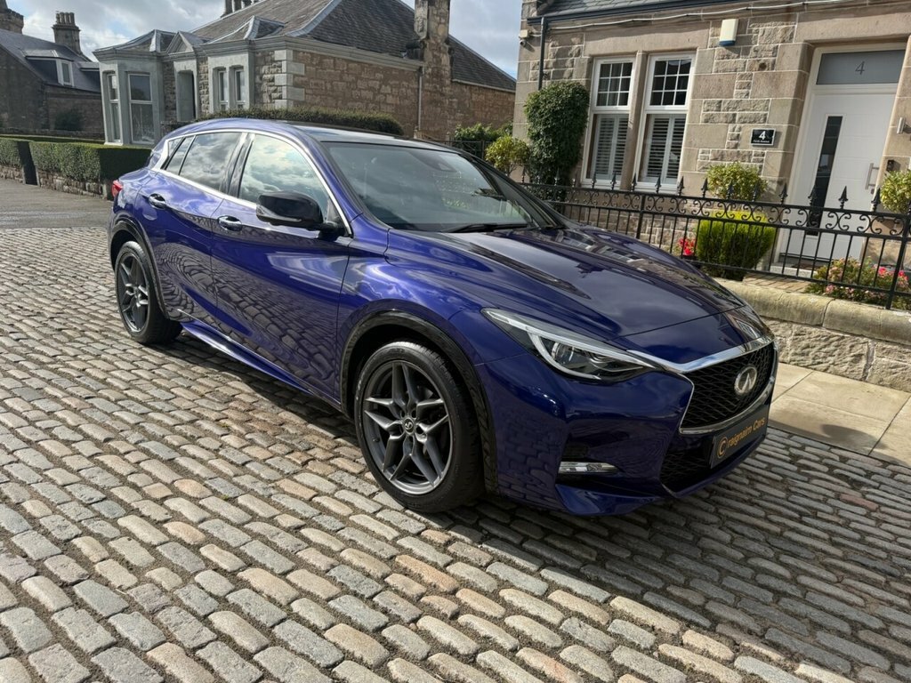 Infiniti Q30 Hatchback Blue #6