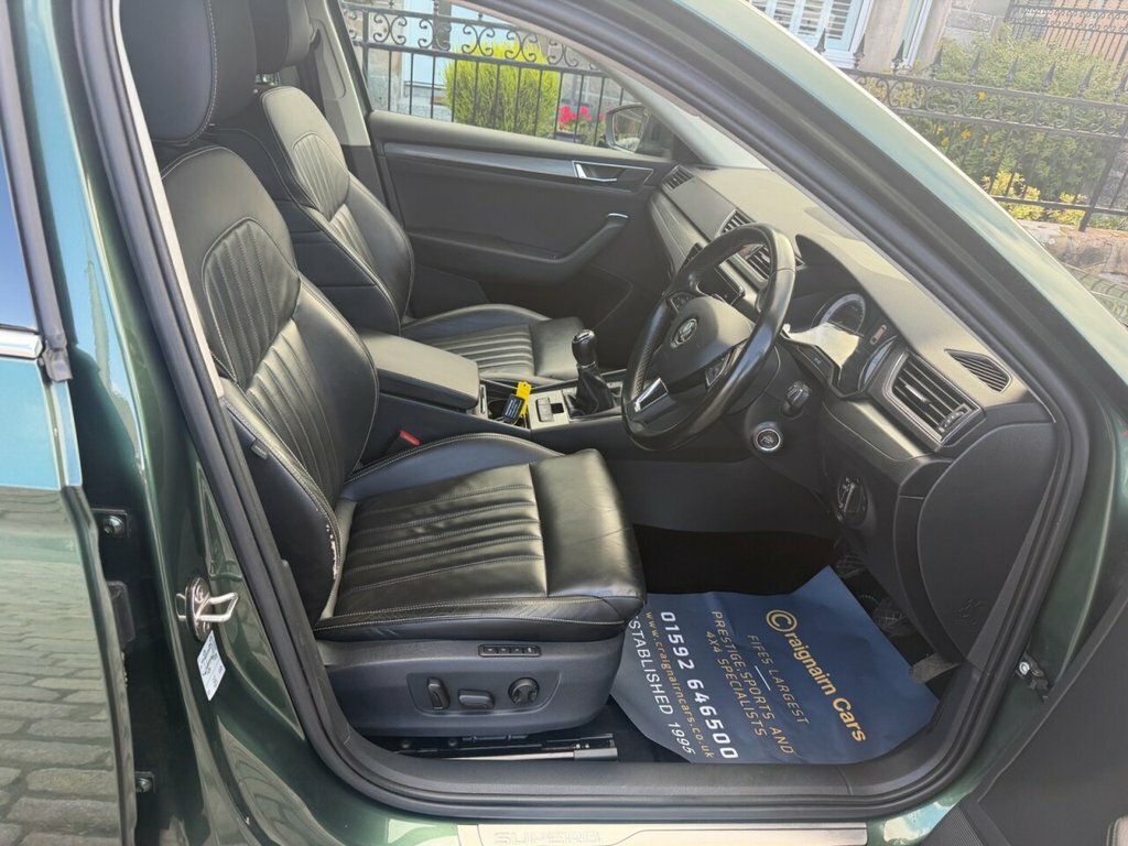 Skoda Superb Estate Green #2