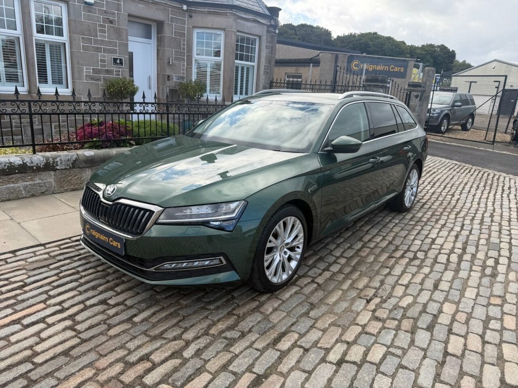 Skoda Superb Estate Green #3