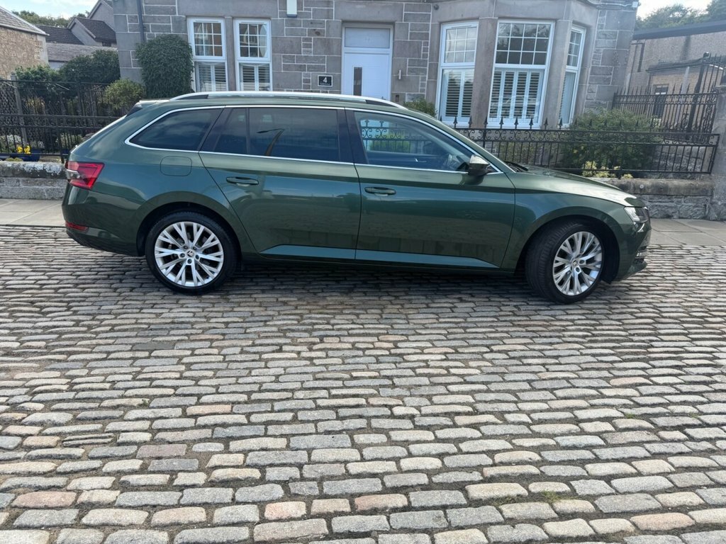 Skoda Superb Estate Green #5