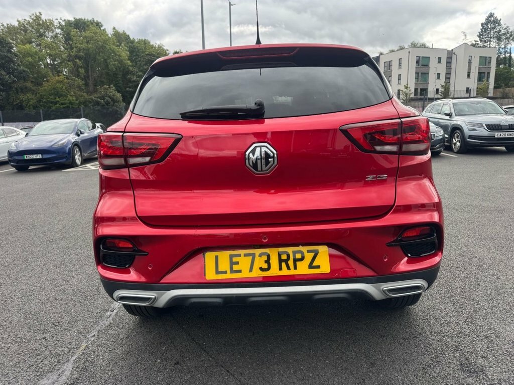 MG ZS 1L Exclusive Red #5