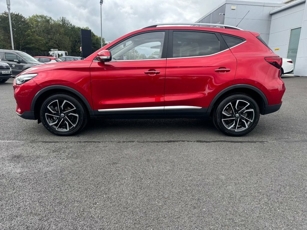 MG ZS 1L Exclusive Red #3
