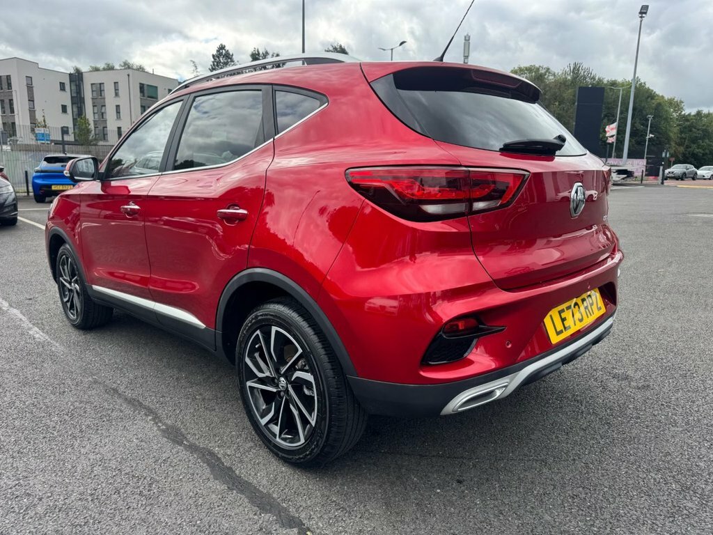 MG ZS 1L Exclusive Red #4