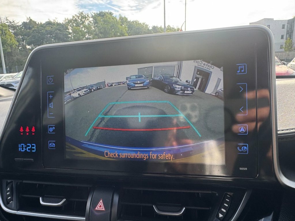 Toyota C-Hr Dynamic Blue #23