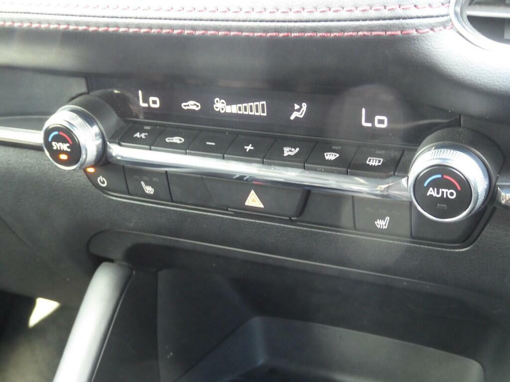Mazda 3 Exclusive-line Mhev White #30