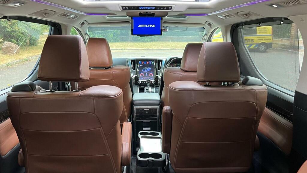 Toyota Vellfire Mpv 2.5 Hybrid Luxury Mpv E-cvt 201665 White #3
