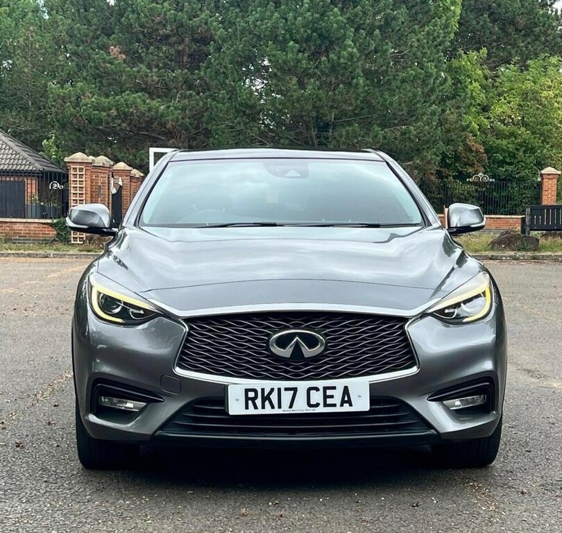 Infiniti Q30 Hatchback Black #25