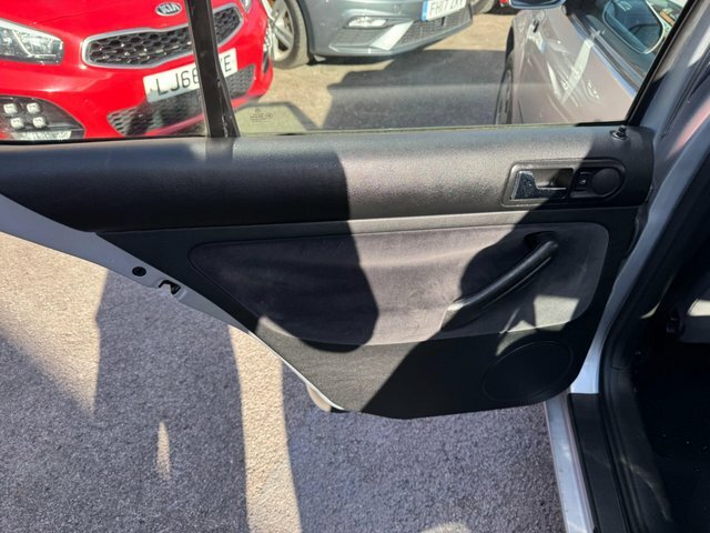 Volkswagen Golf 1.6 Se Silver #30