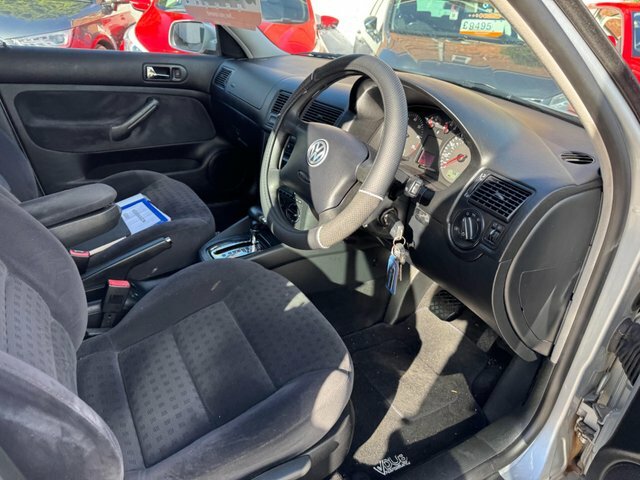 Volkswagen Golf 1.6 Se Silver #39