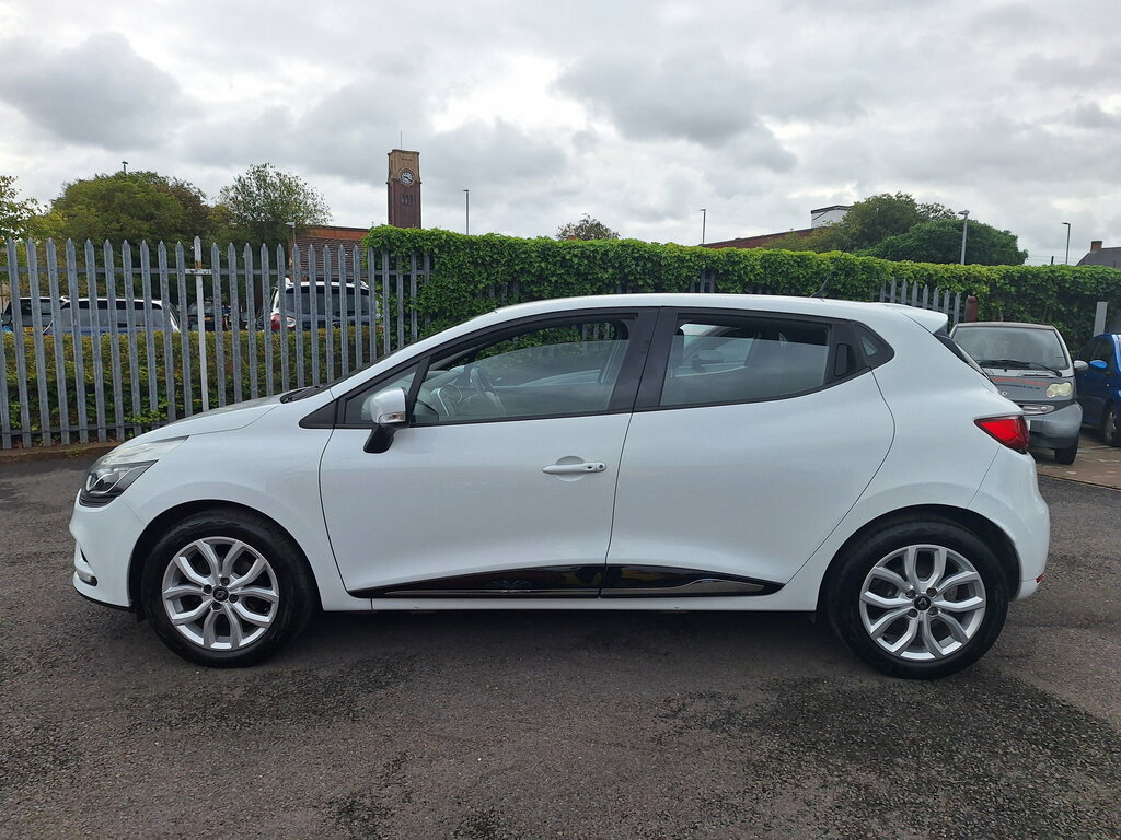 Renault Clio 1.2 16V Dynamique Nav Hatchback BG17LSK White #5