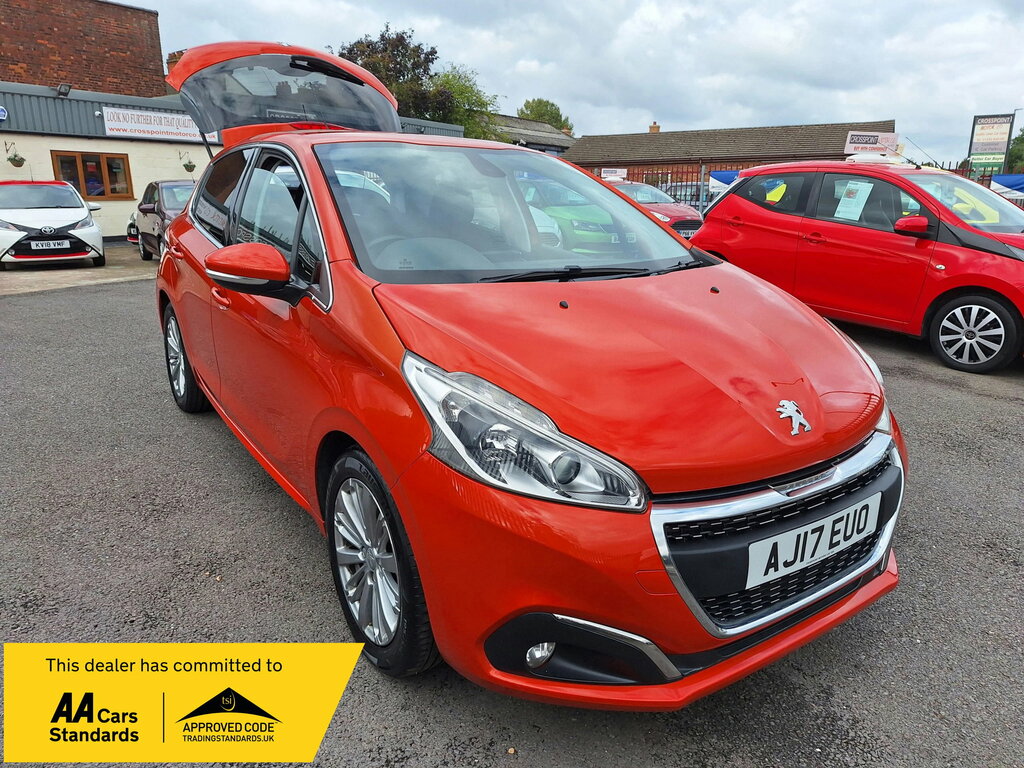Peugeot 208 1.2 Puretech Allure Hatchback Eu Orange