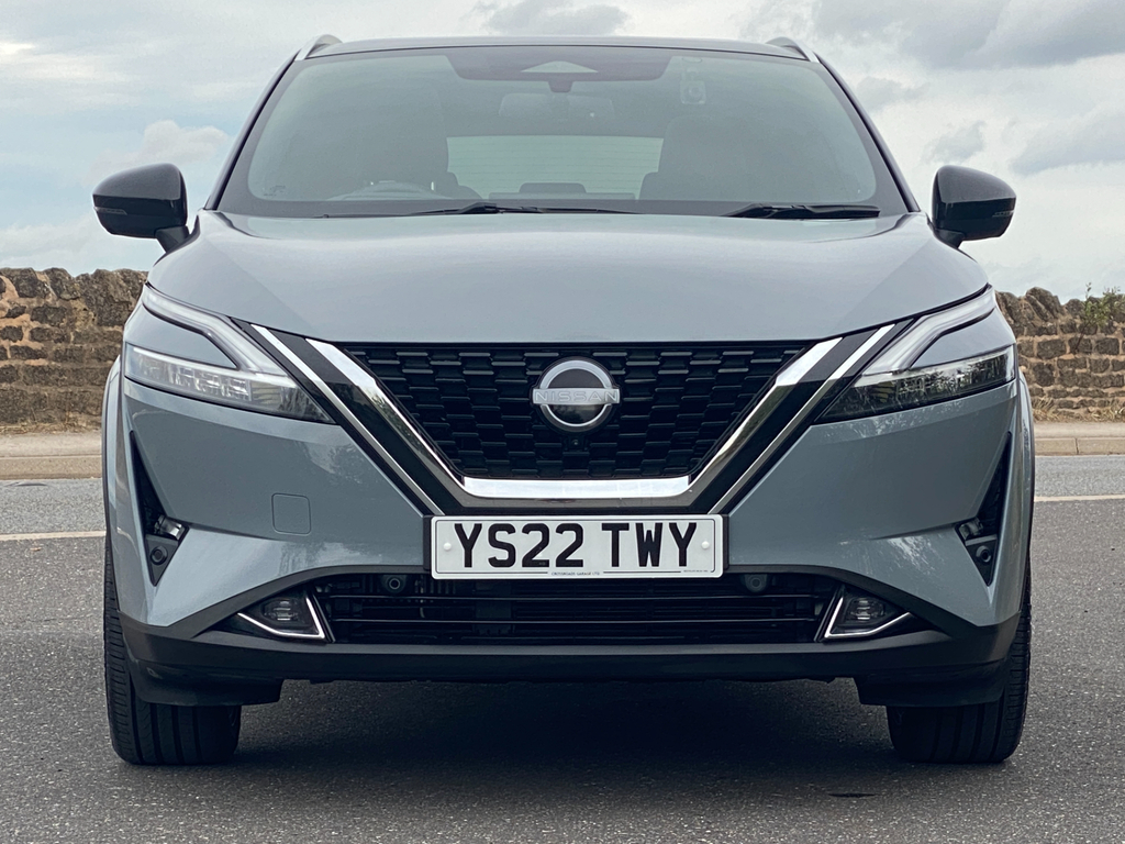 Nissan Qashqai Tekna Red #35