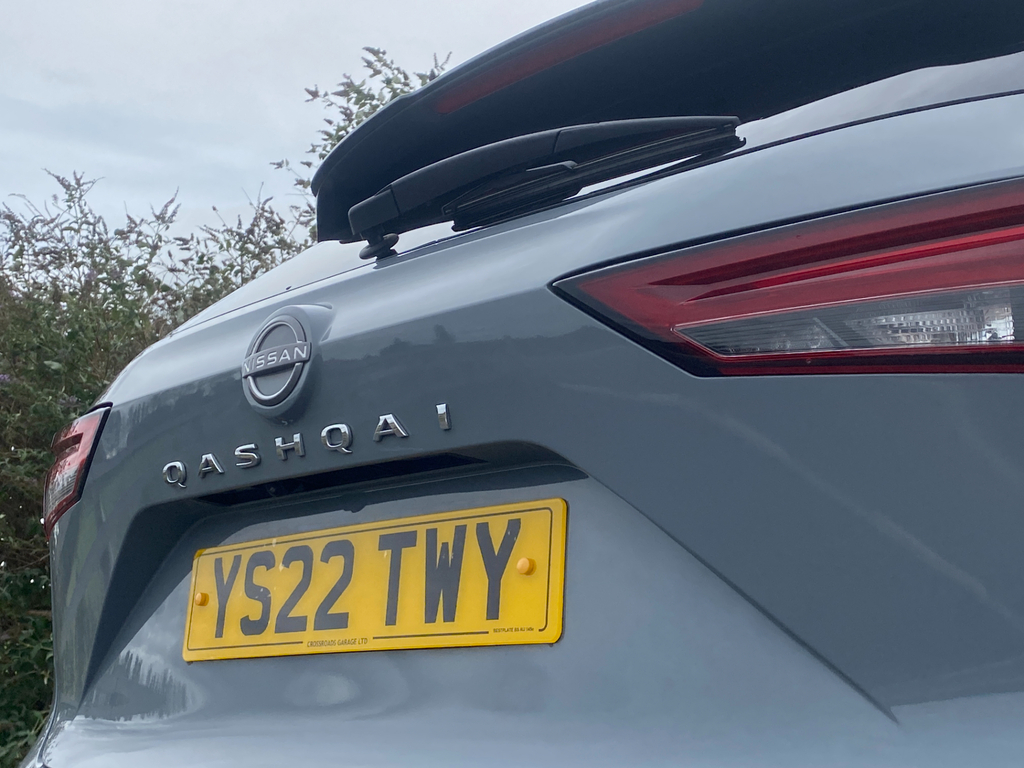 Nissan Qashqai Tekna Red #22