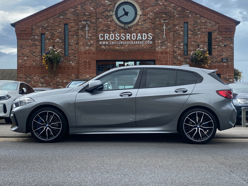 BMW 1 Series Hatchback Grey #2
