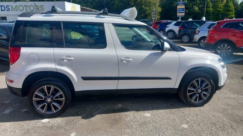 Skoda Yeti 1.2 Tsi 110 Se Drive Dsg White #5