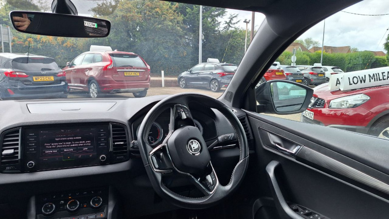 Skoda Karoq 1.5 Tsi Sport Line Dsg Black #4