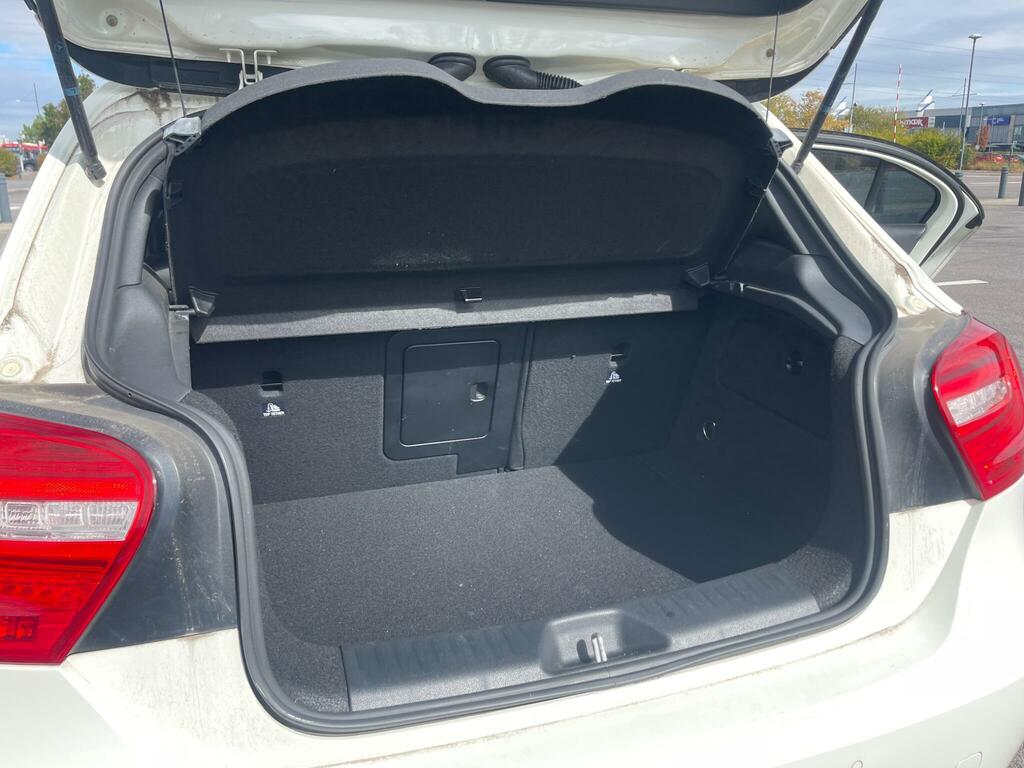 Mercedes-Benz A Class A200 Blueefficiency Amg Sport Silver #32
