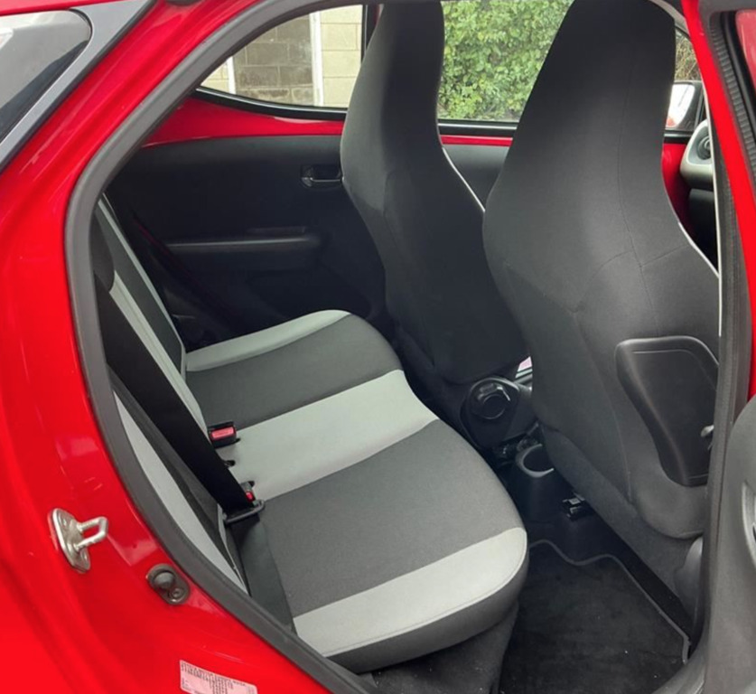 Toyota Aygo Toyota Aygo 2.0 Vvt-i X-play. Hatch. Red 20 Red #6