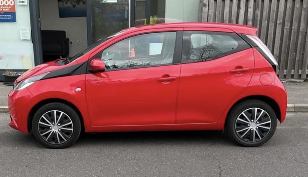 Toyota Aygo Toyota Aygo 2.0 Vvt-i X-play. Hatch. Red 20 Red #3