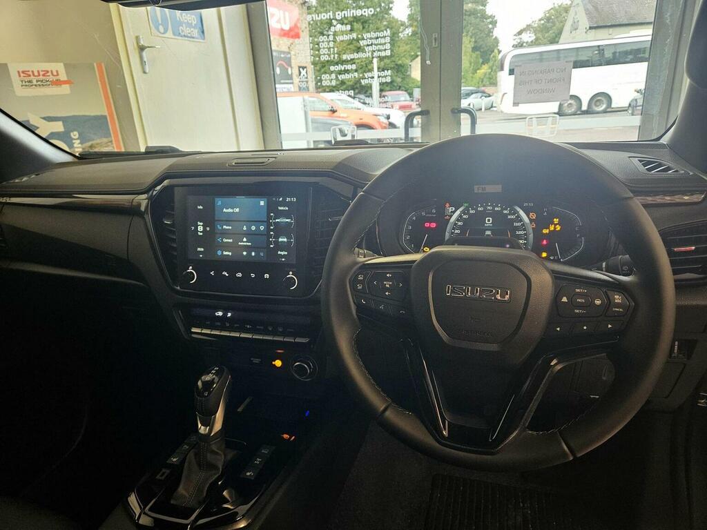 Isuzu D-Max 1.9 Td V-cross Commercial Red #9