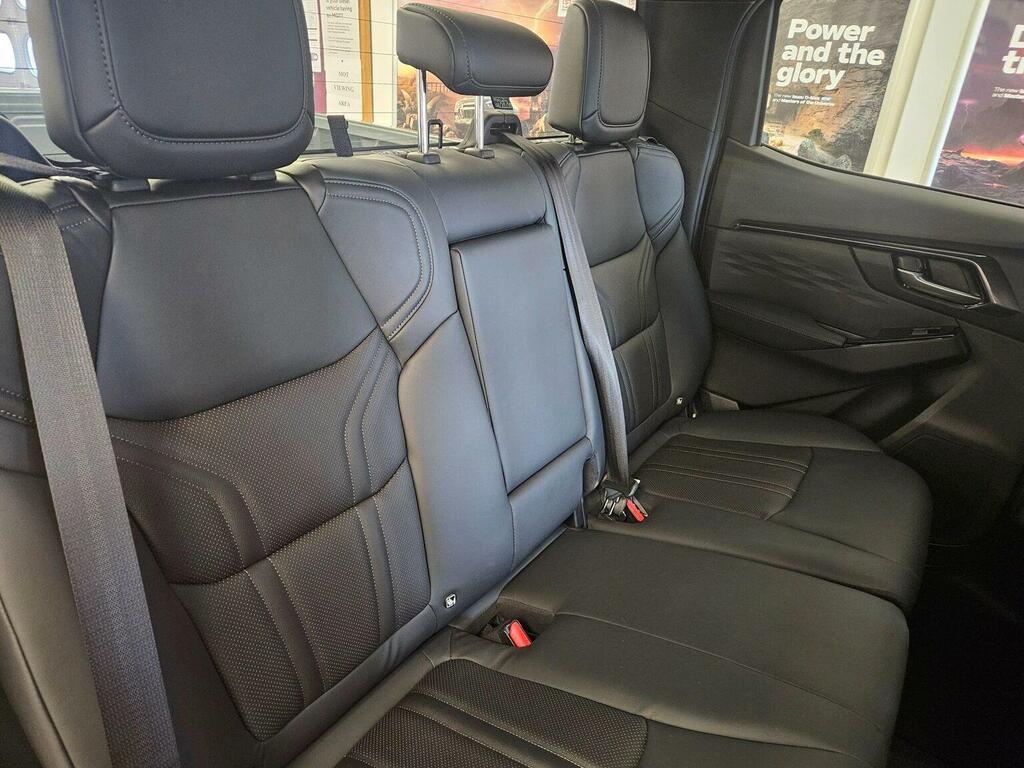 Isuzu D-Max 1.9 Td V-cross Commercial Red #10