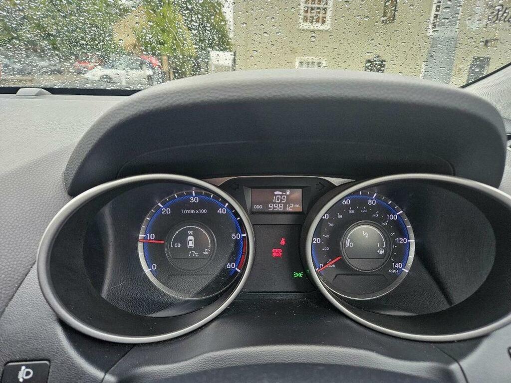 Hyundai Ix35 Suv 1.7 Crdi Premium 2012 Black #11