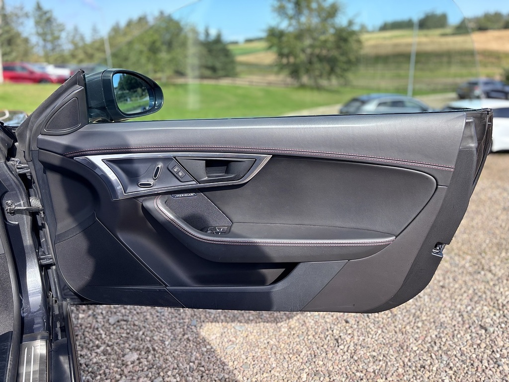 Jaguar F-Type 2019 3.0 V6 R-dynamic 336 Bhp White #24