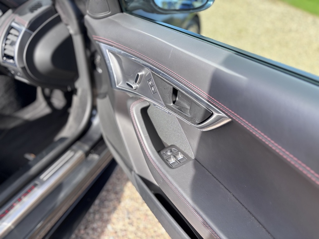 Jaguar F-Type 2019 3.0 V6 R-dynamic 336 Bhp White #25