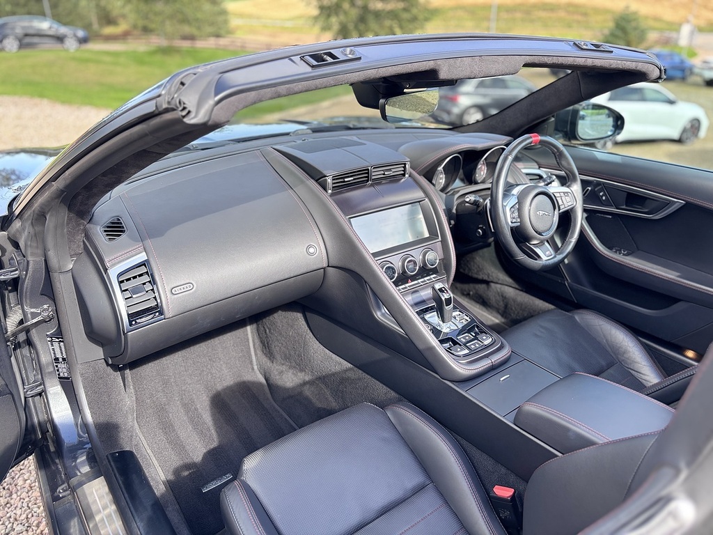 Jaguar F-Type 2019 3.0 V6 R-dynamic 336 Bhp White #19