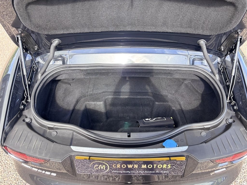 Jaguar F-Type 2019 3.0 V6 R-dynamic 336 Bhp White #22