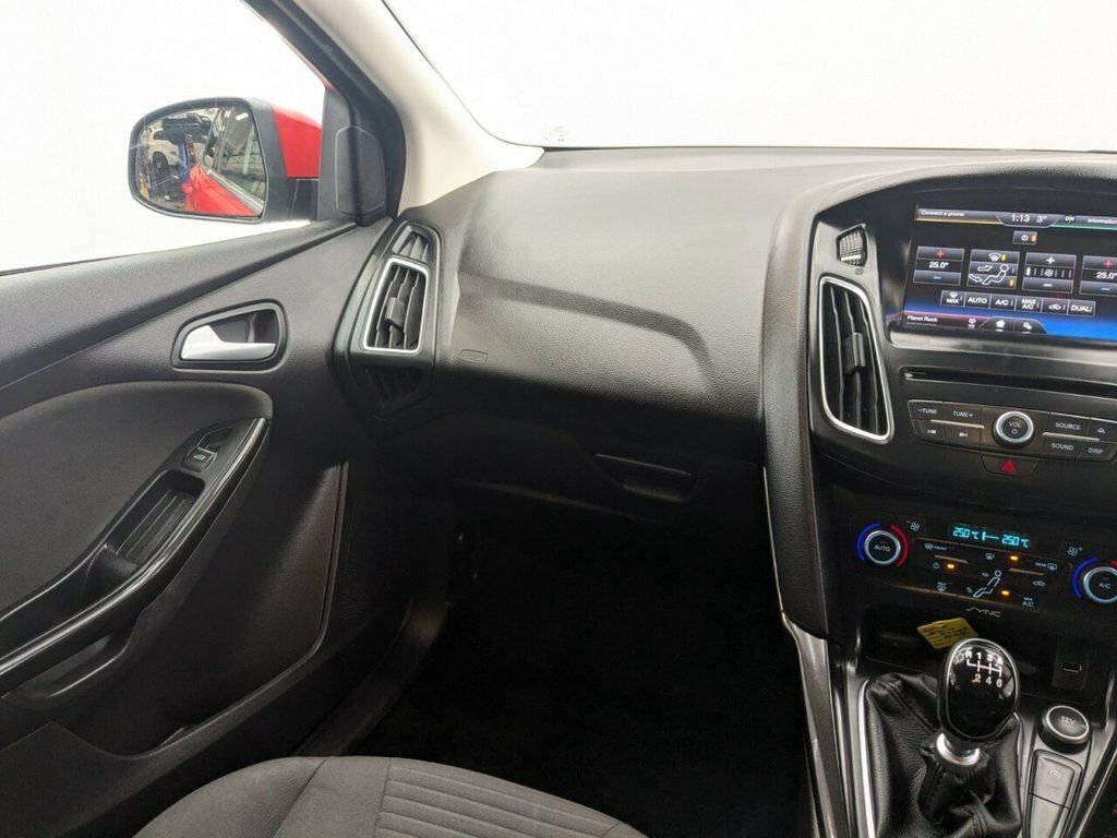 Ford Focus 1.0 Zetec 100 Bhp Grey #17