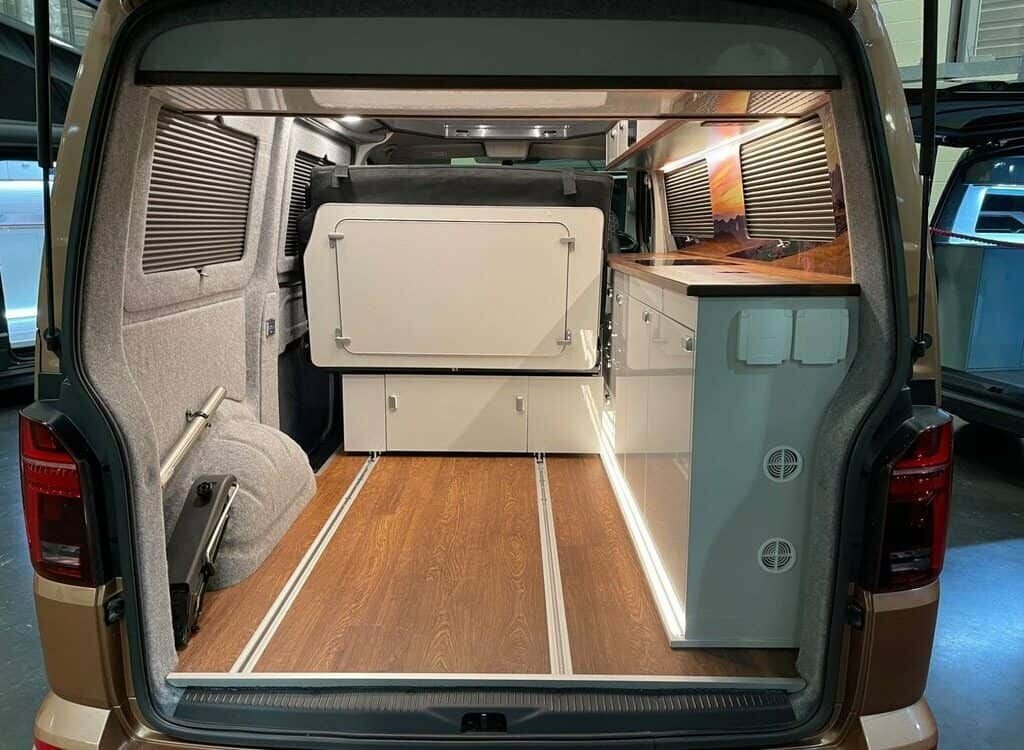 Volkswagen Transporter 2L Highline AJ22HPA Brown #3