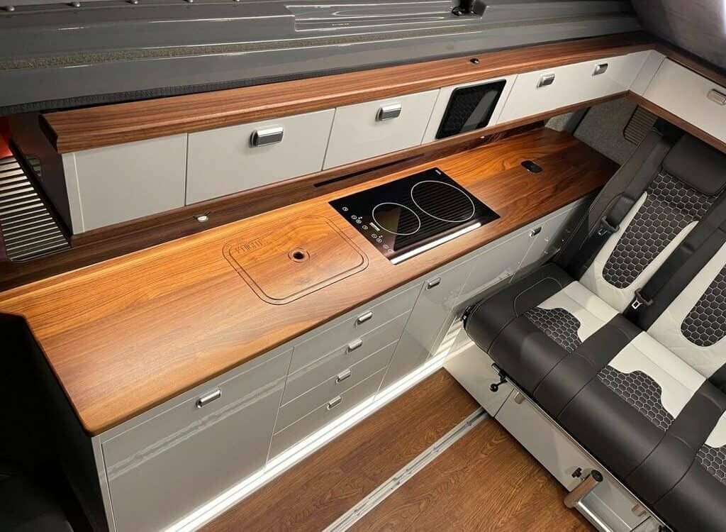 Volkswagen Transporter 2L Highline AJ22HPA Brown #2