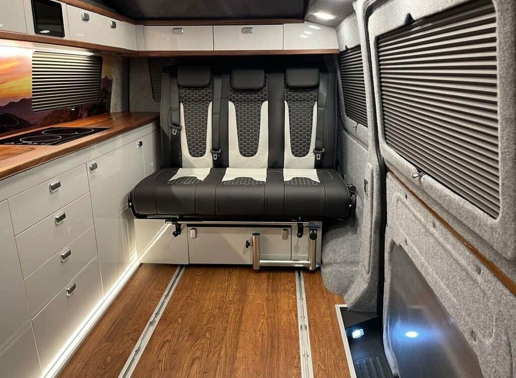 Volkswagen Transporter 2L Highline AJ22HPA Brown #6