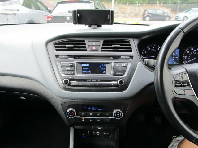 Hyundai I20 1.2 Blue Drive Se Red #18