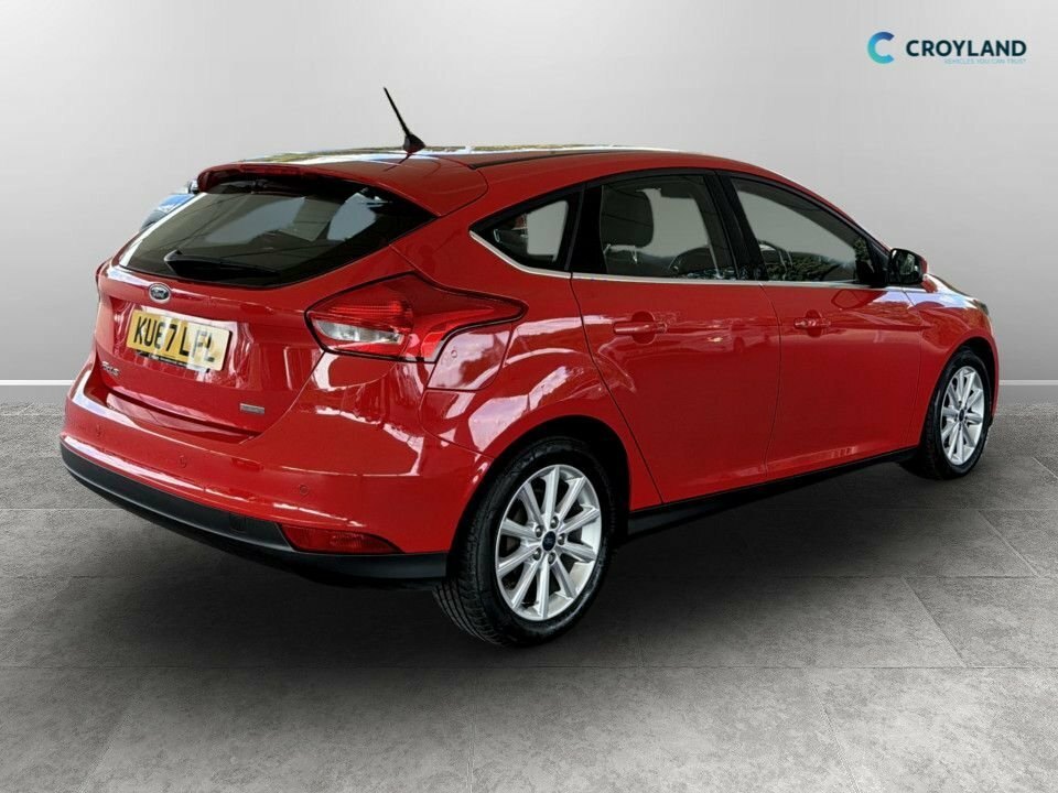 Ford Focus 1L Titanium KU67LFL Red #2