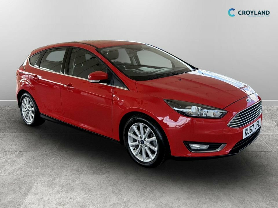 Ford Focus 1L Titanium KU67LFL Red