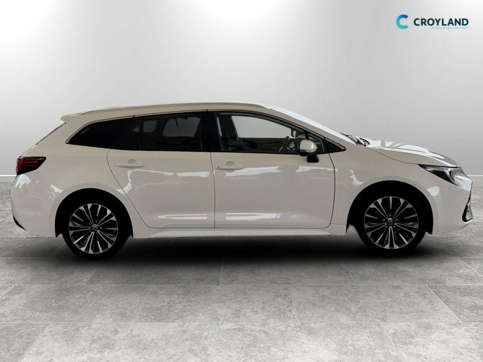 Toyota Corolla 1.8L Design FY73TLK White #2