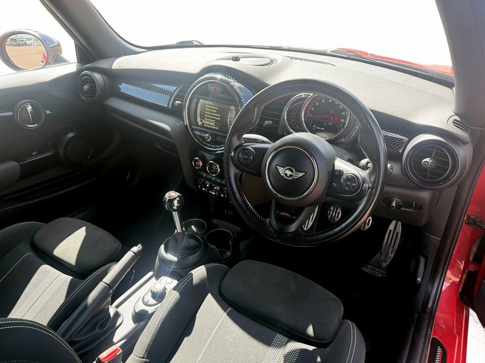 Mini Hatch 2L John Cooper Works J300WRK Red #5