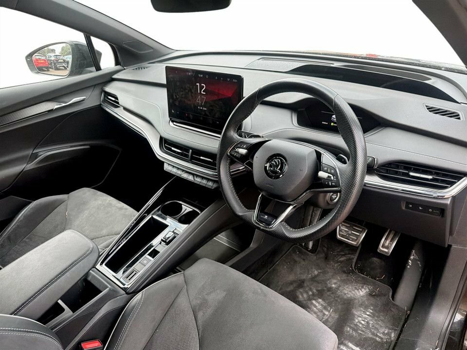 Skoda ENYAQ Suv Black #5